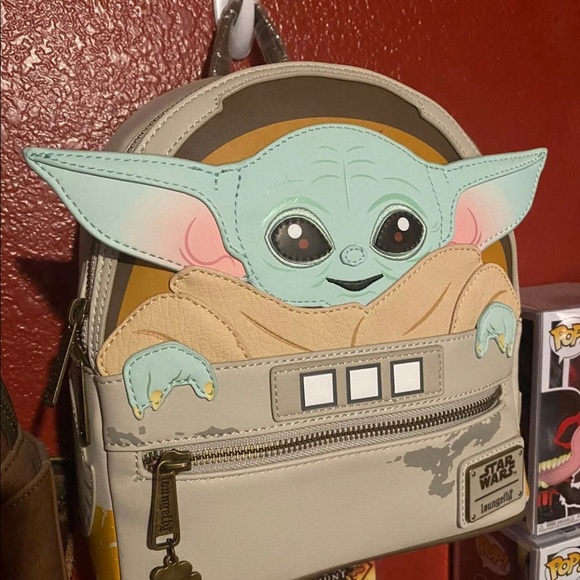 Grogu ( Baby Yoda ) Loungefly Mini-Backpack - Picture 1 of 3